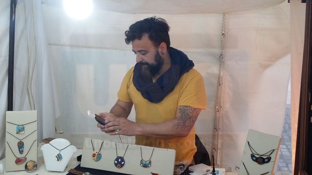 Exigencias del mercado impulsan a los artesanos a vender con tarjeta