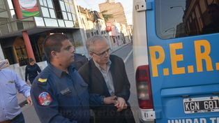Esposado. Justo José Ilarraz recibió la pena más alta por los abusos.