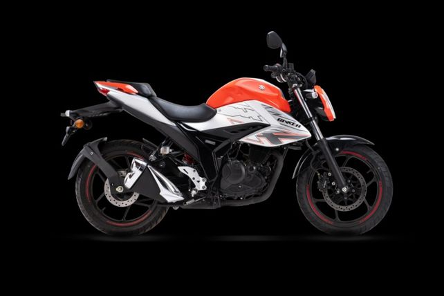La Gixxer 150i no se presenta como una simple moto. Es muy completa.
