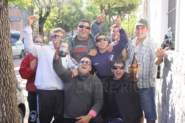 Rito sagrado en Gualeguaychú: 200.000 almas en la misa más grande en Entre Ríos