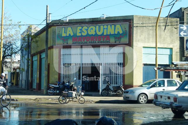 Atraparon a tres delincuentes robando en un local comercial en Santa Fe