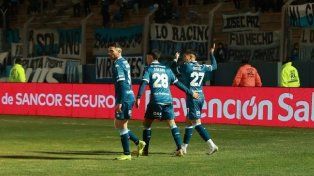 Racing se lo dio vuelta a San Martín (SJ) y chocará contra Riestra en octavos.