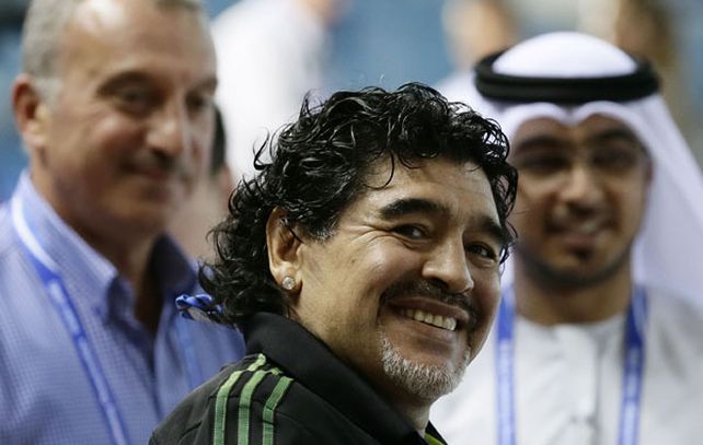 El Diez aclaró desde Emiratos que saldrá en defensa de todo aquel que ataque a sus hijas Dalma y Yanina