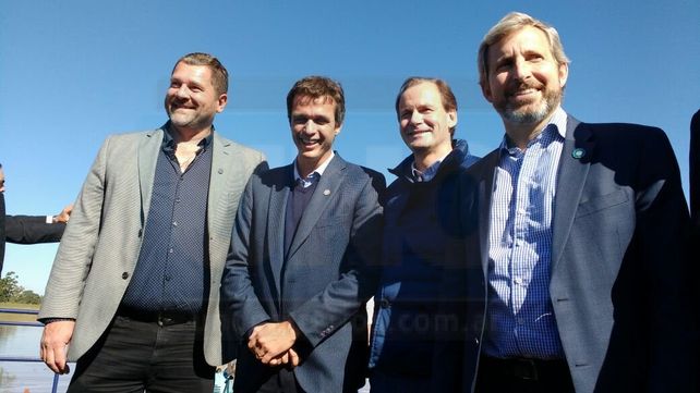 Frigerio recorrió zonas afectadas por la crecida del río Uruguay, en Concordia