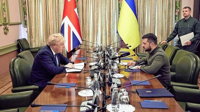Boris Johnson llegó a Ucrania y desafió a Vladimir Putin