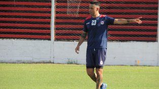 Nery Domínguez firmó su contrato el lunes y el martes se sumó a los entrenamientos de Central Córdoba con vistas al torneo de la Primera C.
