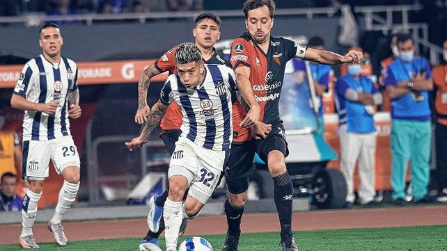 Caixinha define los 11 de Talleres para visitar a Colón