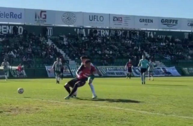 Colón, otra vez perjudicado: el claro penal que Pafundi no sancionó contra Bonansea