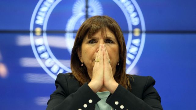 Bullrich negó haber facilitado la visita de diputados de LLA a genocidas presos en Ezeiza.
