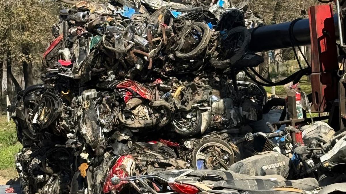 Realizaron la compactación de 300 motos retenidas en Puerto San Martín