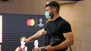Sergio Agüero ya está en Barcelona y este lunes, después de la revisación médica, firmará su contrato.