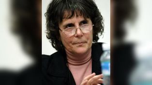 Scotti nació en Buenos Aires y además de escritora, era la esposa del periodista, dramaturgo y director Walter Operto.