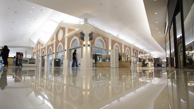 Narrow cierra un comercio en Paraná luego de tres años en el shopping.