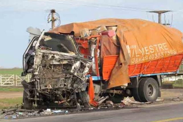 Murieron cuatro personas en un triple choque en el sur provincial