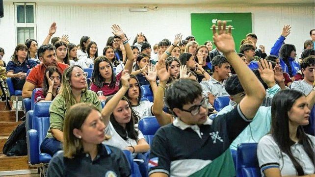 Adecen impulsa la educación en derechos del consumidor en Entre Ríos.