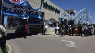 Desvinculan al gerente del supermercado que fue acusado de acosar a sus empleadas