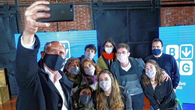 Como no hemos actualizado la Constitución el voto habla de los 18 años y pareciera que entraríamos en contracción si aprobamos una ley que hable de esto