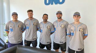Los integrante del campeón del certamen más importante de sóftbol.