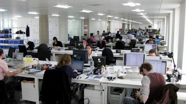 Empresas de tecnología de Argentina retienen talentos pagándoles en dólares&nbsp;