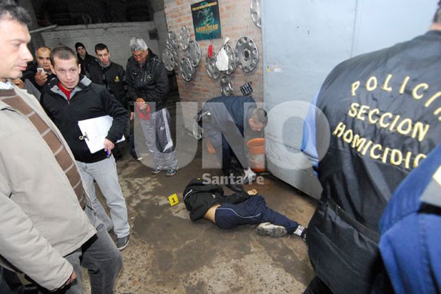 Asesinaron con tres tiros a un adolescente en barrio Los Hornos
