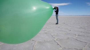 Debate en Twitter por las fotos creativas en las Salinas Grandes