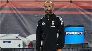 Un entrenador argentino fue despedido por sexismo y abuso a una árbitra