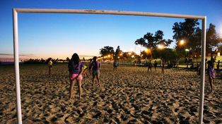 Un picadito de fútbol en defensa de los derechos de las mujeres