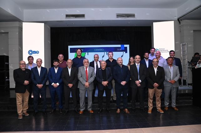 La comisión directiva de la Confederación de Comercio y Servicios de la provincia de Santa Fe.