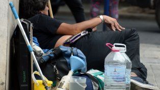 Cómo sobreviven a la ola de calor las 500 personas que están en situación de calle en Rosario