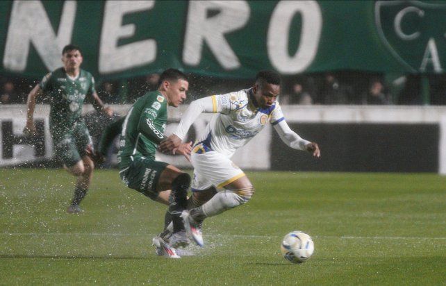 Central no pudo terminar su partido ante Sarmiento. Le quedan 45 minutos por delante.