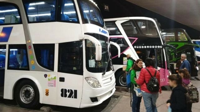 en la terminal. El municipio también va a la estación de micros a pedido de los padres.