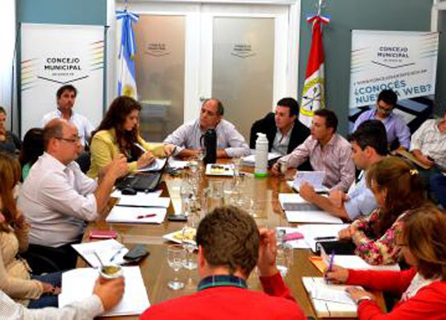 Concejales y funcionarios municipales analizaron el Proyecto de Presupuesto 2015