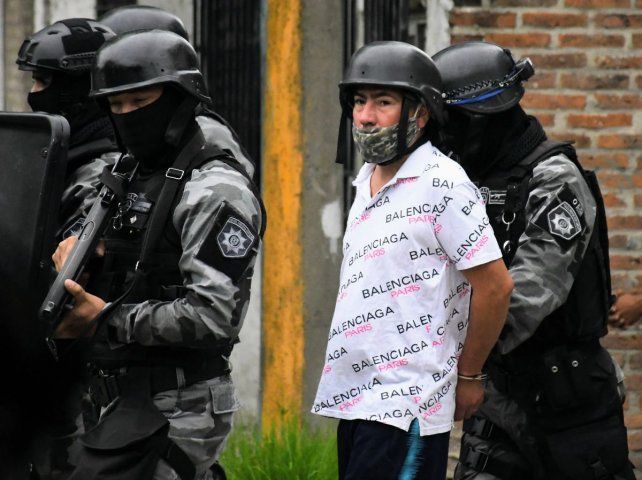 Luciano Cantero se plantó ante su tío condenado y su abuelo preso. Quiere ser jefe de la familia.