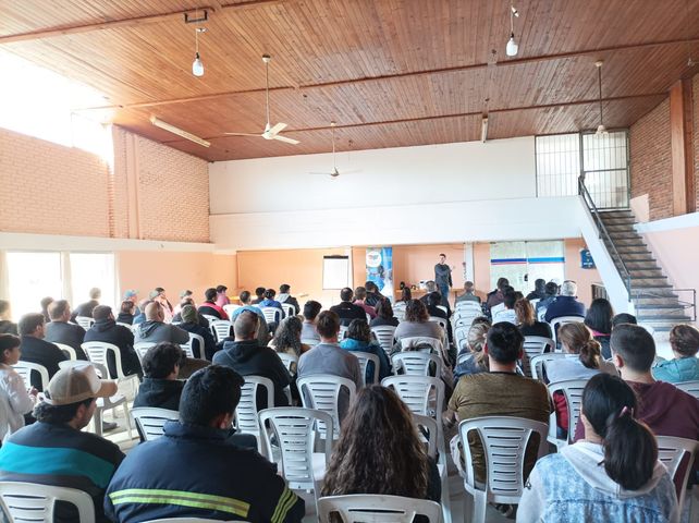 Unas 500 personas se capacitaron en los cursos de formación en oficios en el departamento General López