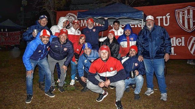 Los hinchas de Unión le pusieron color y pasión al partido contra Riestra