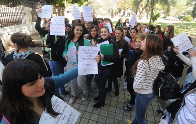 Por ahora no habrá macramé ni aquagym obligatorios en los profesorados de Santa Fe