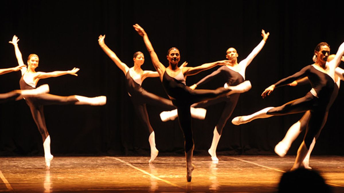 Julio Bocca y el Ballet Sodre brillaron en la gala de El Círculo