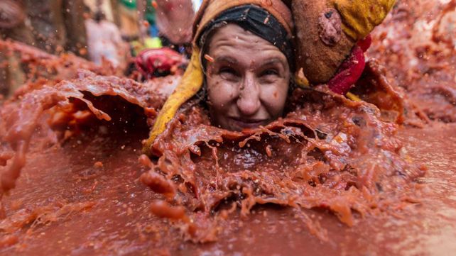 Tomatina, la batalla roja celebró su fiesta anual