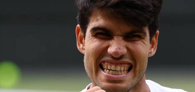Carlos Alcaraz fue una aplanadora: le ganó en 3 sets a Djokovic y se consagró bicampeón