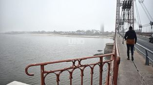 Niebla en la ciudad de Santa Fe