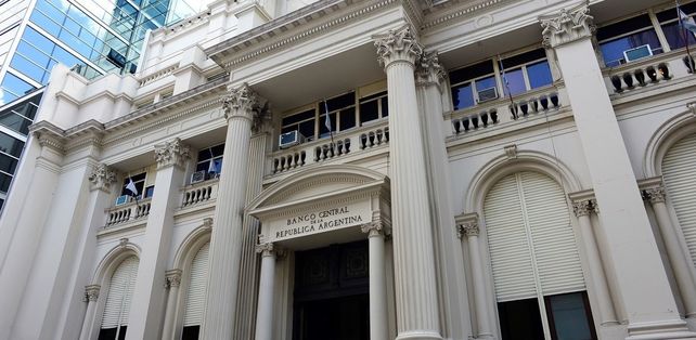 Dura advertencia de Forbes: Argentina está a un paso del colapso económico