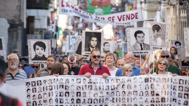 Bajo las consignas de Memoria