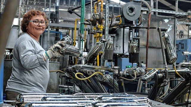 Lumilagro reducirá su producción local y comenzará a importar termos desde China.