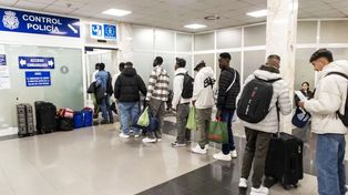 España regulariza a 800.000 inmigrantes