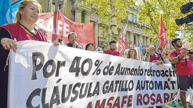 pelea. Una de las tantas manifestaciones docentes en reclamo de actualizaciones salariales.