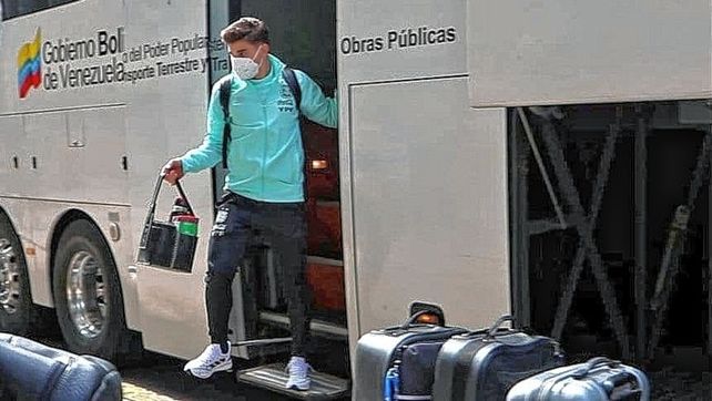 La Selección Argentina arribó a Venezuela con dos jugadores: Julián Álvarez y Franco Armani