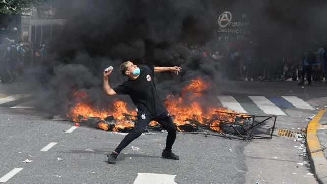 Bullrich presentó un protocolo antipiquetes que incluye a todas las fuerzas federales