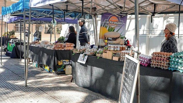 La Feria en tu Barrio recorre tres puntos de Paraná esta semana.