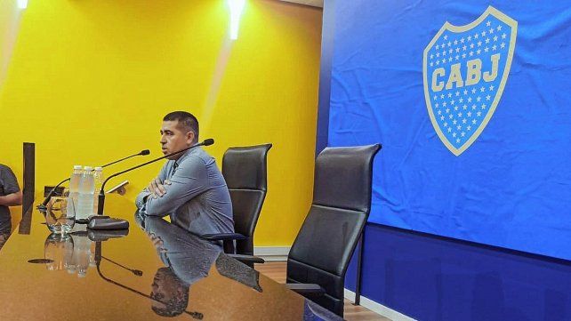 Riquelme habló en conferencia.