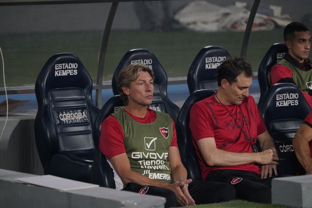 Newells reaccionó tarde e Instituto lo venció con contundencia por 3 a 1